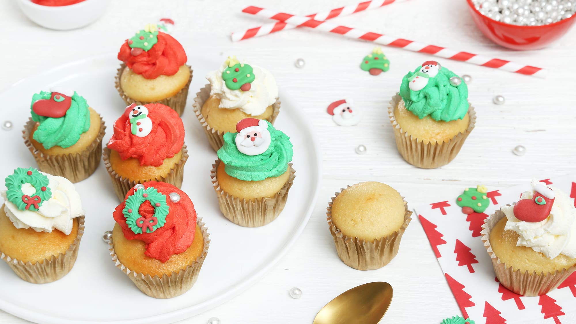 Kerstcupcakes met amandelen