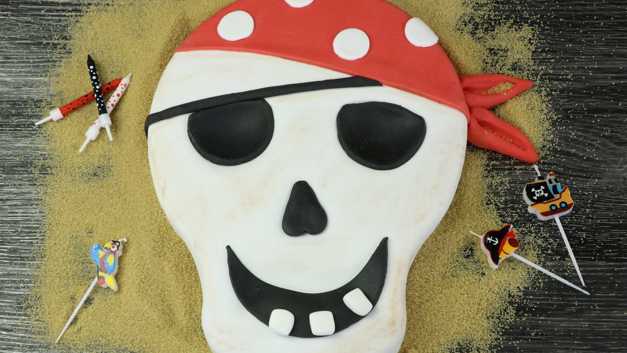 Taart in de vorm van een piratenhoofd