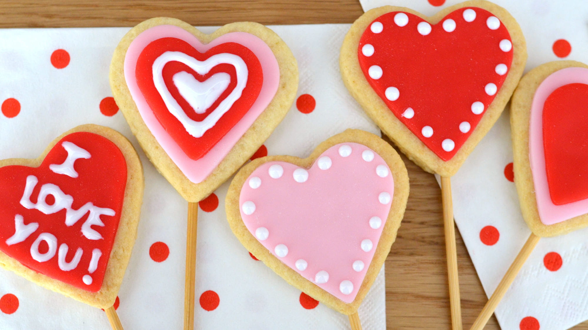 Hartvormige zandkoeklolly's